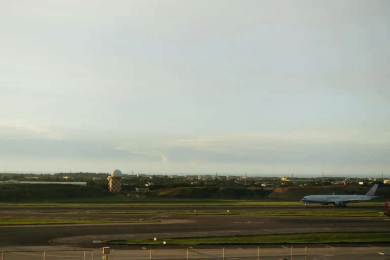 Helicopter vs Seaplane: Reef Flights Worth Your Time